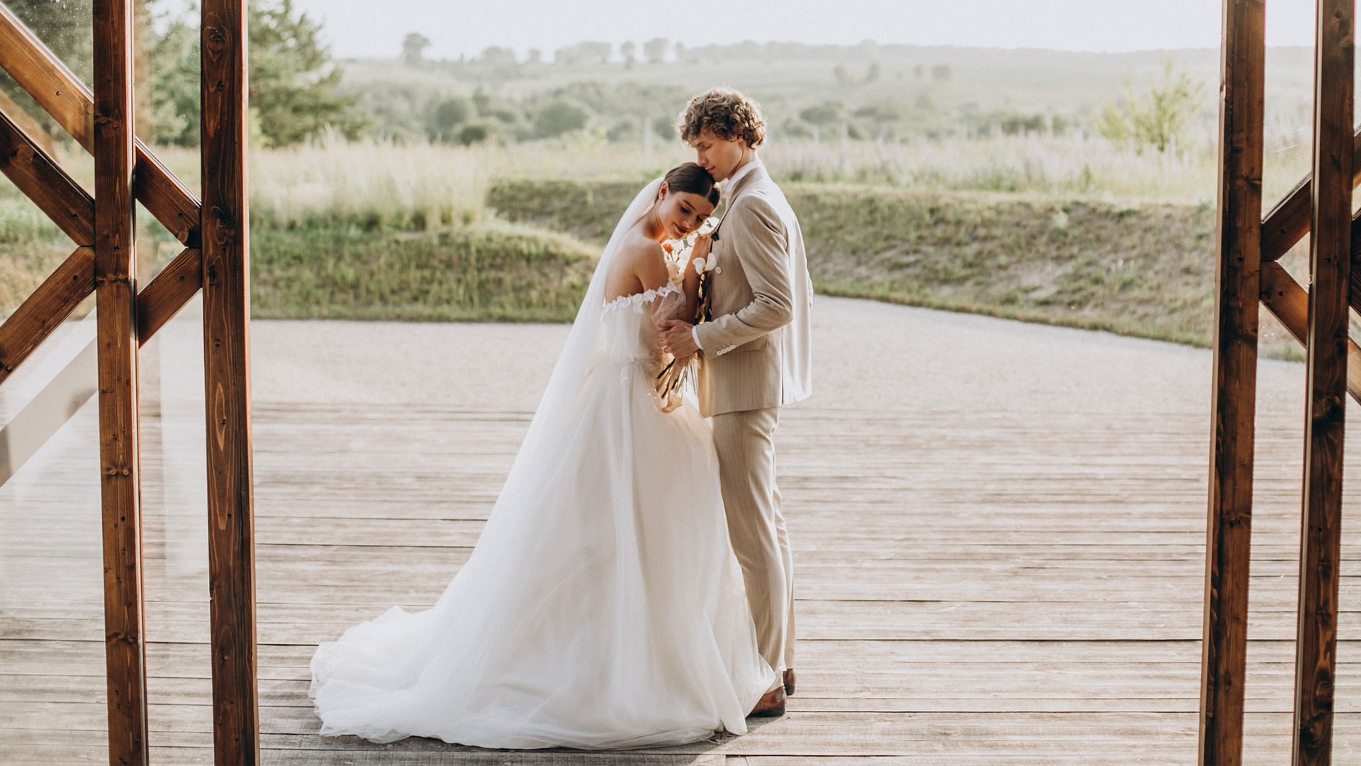 Wedding Day Aromas: Selecting the Ideal Perfume for Your Special Day ​