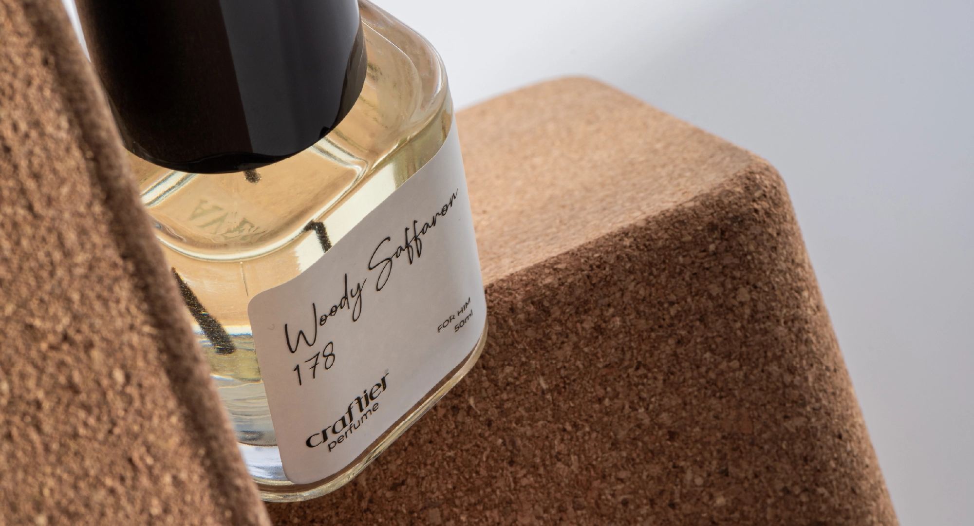 Choose Long Lasting Mens Perfumes That Match Your Vibe and Leave a Lasting Impression